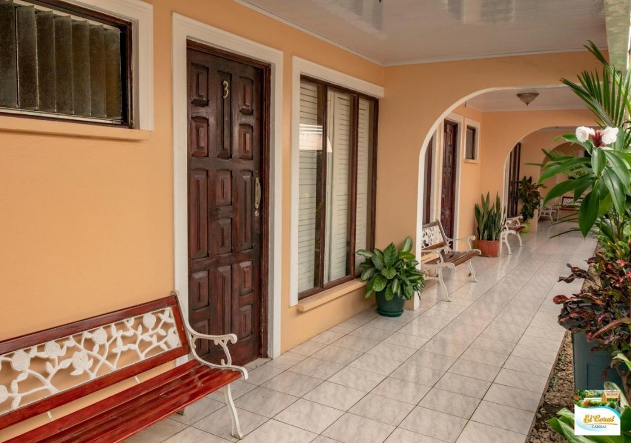 Hotel Y Cabinas El Coral Jacó Exterior foto