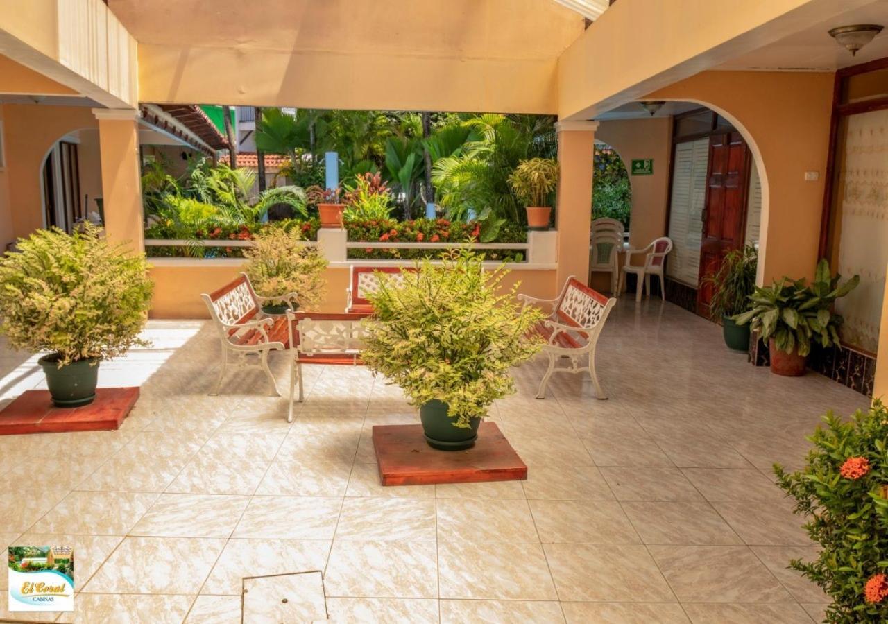 Hotel Y Cabinas El Coral Jacó Exterior foto